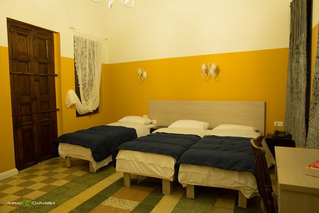 Al-Hakim Boutique Hotel Old Town Назарет Стая снимка