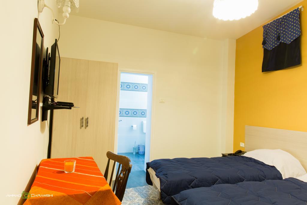 Al-Hakim Boutique Hotel Old Town Назарет Стая снимка